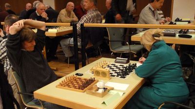 Runde 4: Riegler,Dieter (Elo 2110) -  WGM Erenska-Barlo,Hanna (Elo 2236)