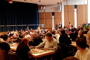 ...die erste Runde beginnt!