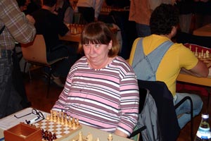 ..noch l�chelt Elisabeth Fries.