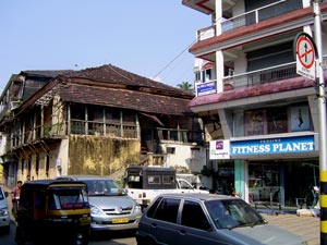 ...neben dem Prunk der Tempel und modernen Bauten liegt vieles im Argen