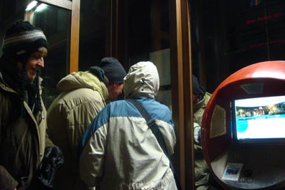 Wer ist der morgige Gegner? Neue paarungslisten gibt es jeden Abend an den fenstern des Kurssaals